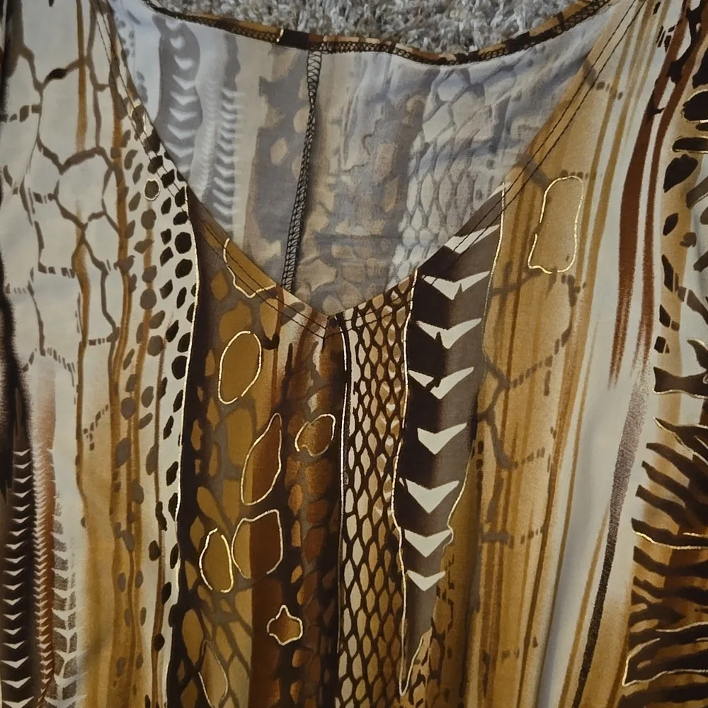 Animal Print Top - Picture 2 of 7